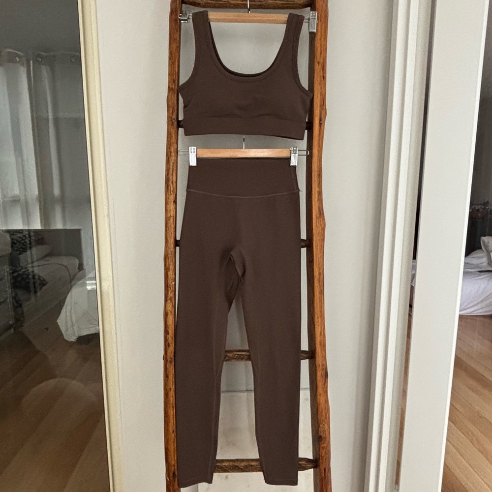 Azur Fit Walnut Classic Activewear Set, Size Small.